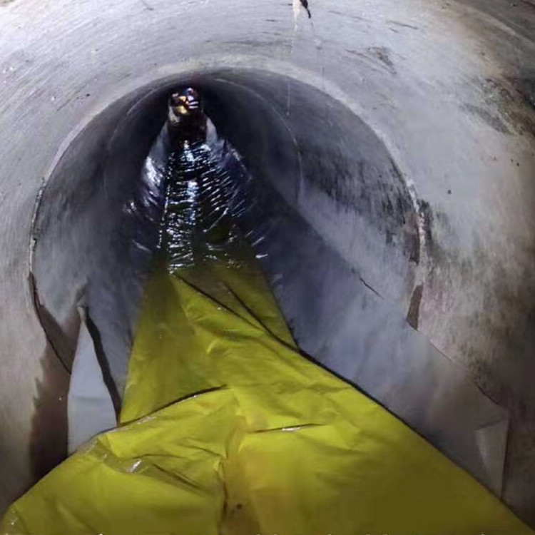 乌拉特后管道紫外光固化修复