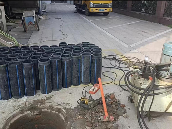 乌拉特后PE置换管厂家 DN315置换管 非开挖管短管置换